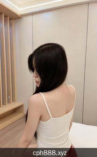 花臀反差女友兔兔