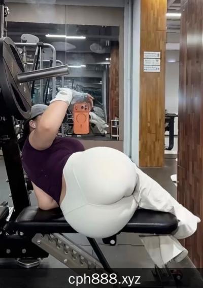 欧美身材肥臀琳老师
