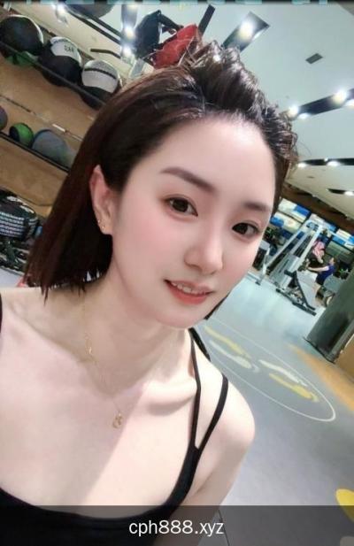 天河蜜桃臀姐姐