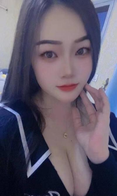 丰满圆润大奶老师