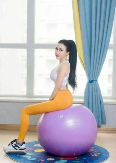 大奶风骚御姐