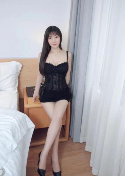 梅花园小姐姐