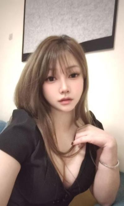 白云大奶草莓