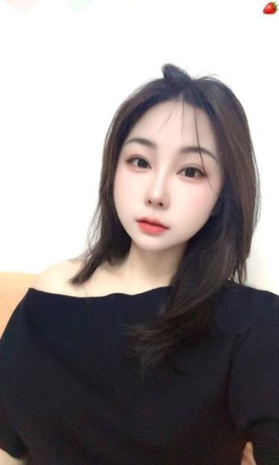 舌吻骚妇雯雯
