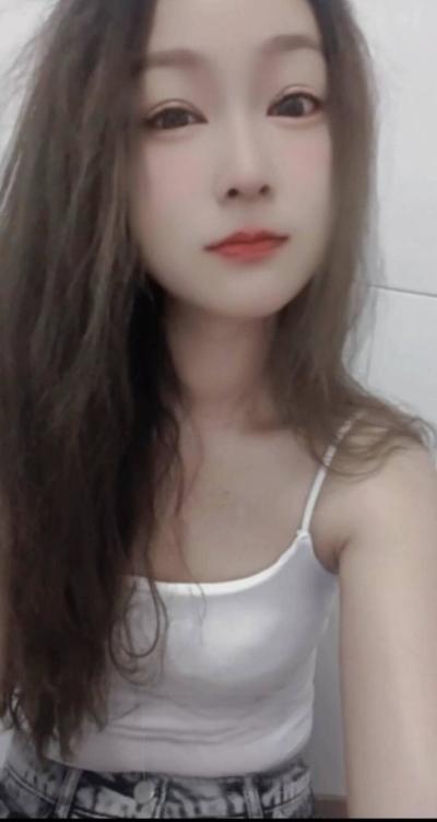 00年淫水超多会舞蹈的妹子