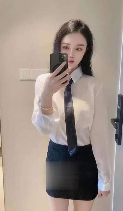 小巧娇嫩少妇晴天