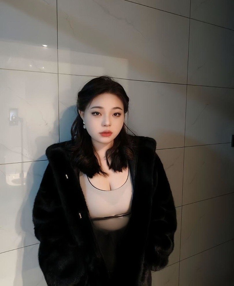 欠操胸推系大奶骚妇