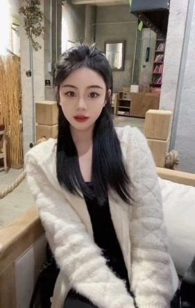 很苗条的兼职妹子