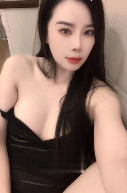 白净性感妩媚可甜可骚