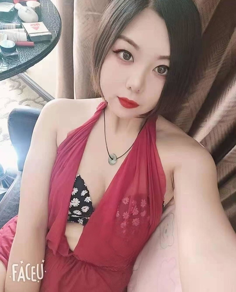 道里白嫩惹火小骚妇