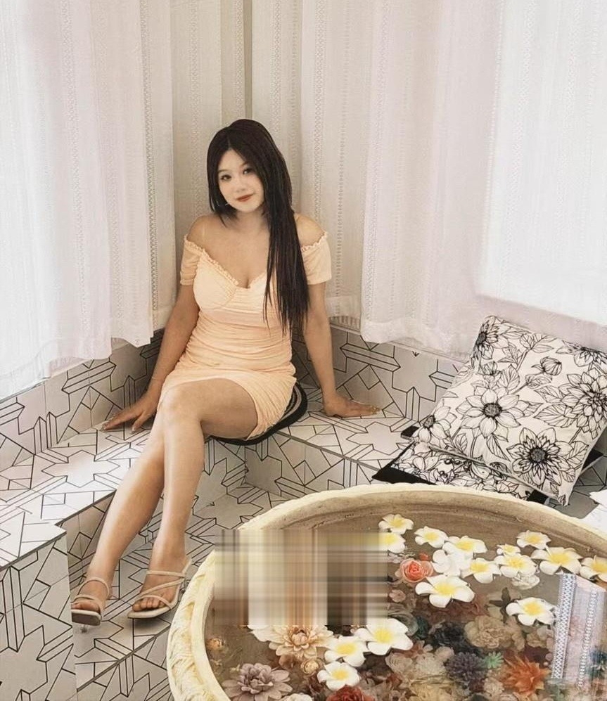 丰满大波性感老师