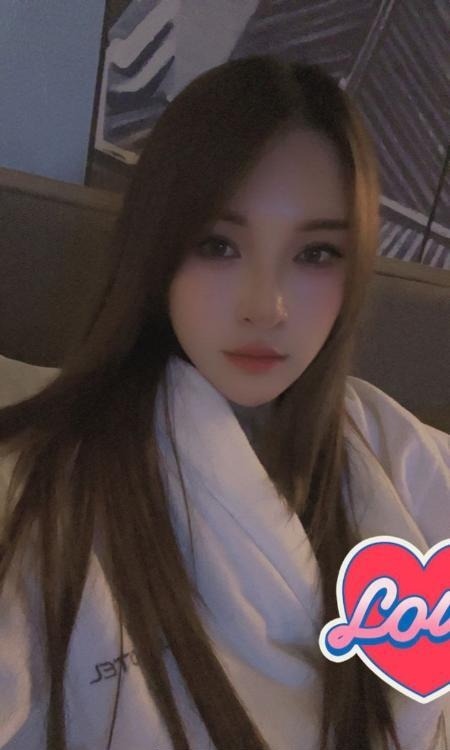 气质尤物温柔小美女